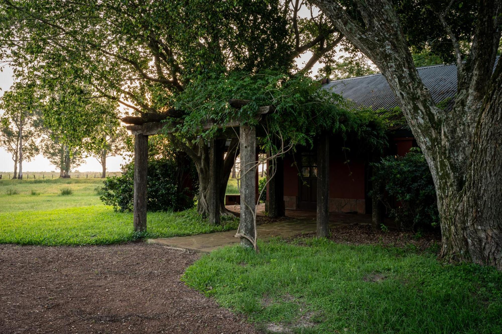Estancia Ibera Colonia Carlos Pellegrini  Exteriör bild